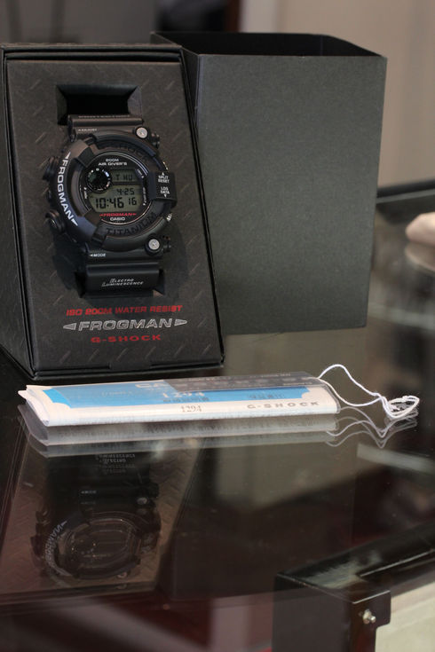 CASIO G-SHOCK MEN IN BLACK FROGMAN DW-8200Z-1T