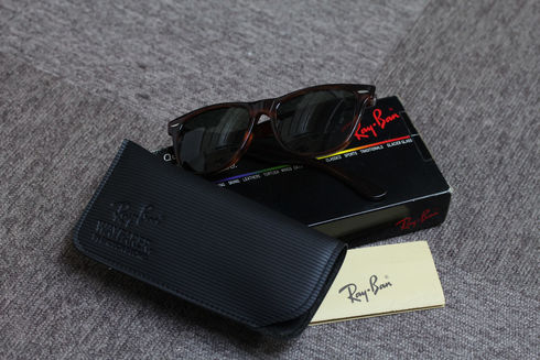 Ray-Ban（レイバン）のアイコニック的サングラス Wayfarer（ウェイファーラー）が入荷しました。