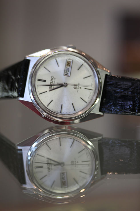 GRAND SEIKO HI-BEAT 5646-7010