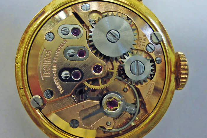 テクノス レインボー 万華鏡ダイヤル 手巻き Cal.2360
